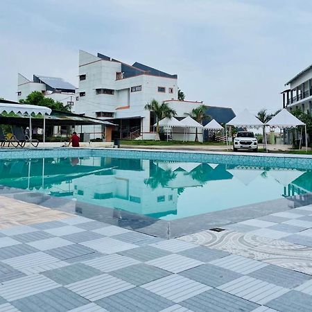 Vasant Vihar Resort Kevadia Εξωτερικό φωτογραφία