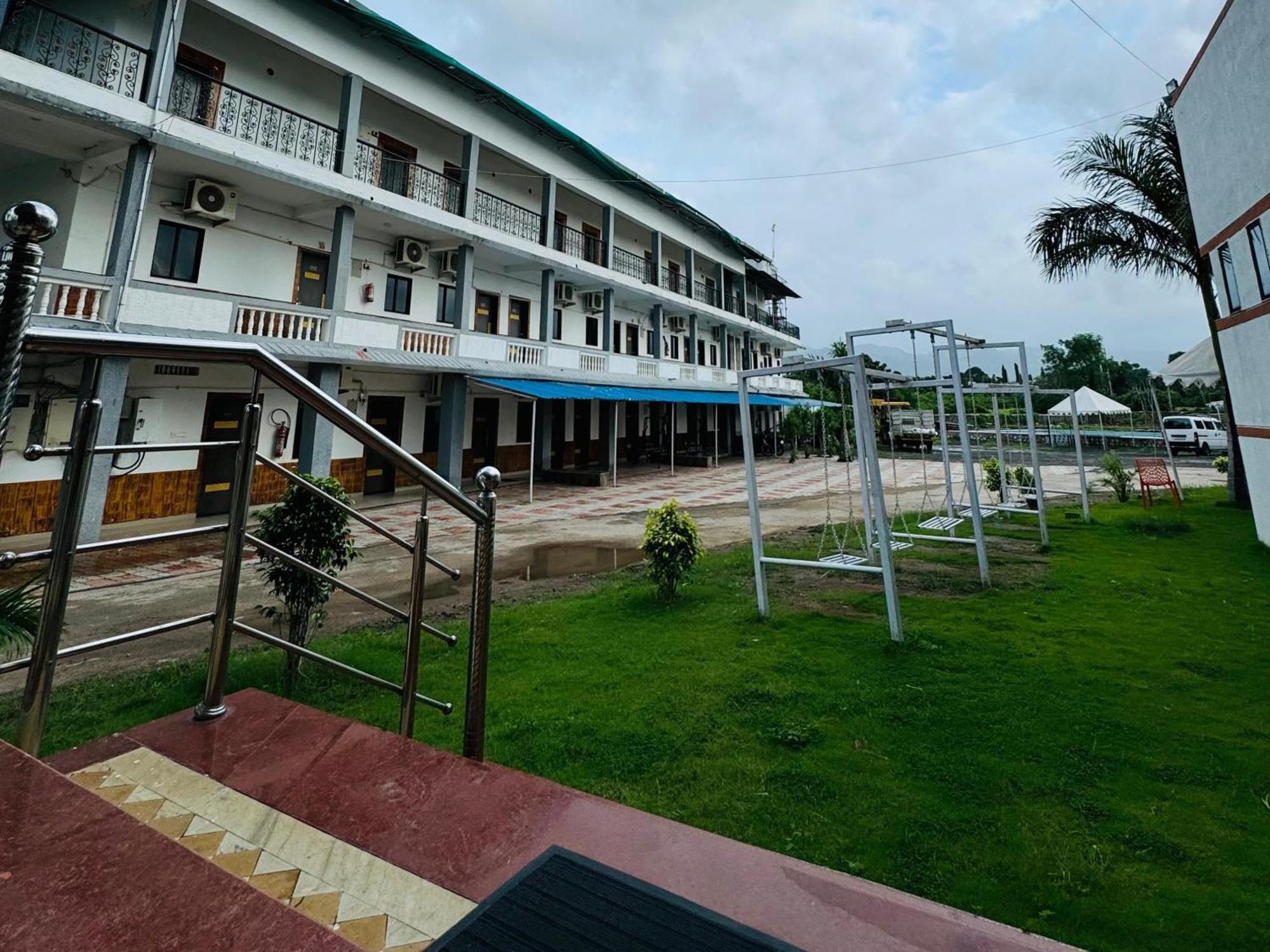 Vasant Vihar Resort Kevadia Εξωτερικό φωτογραφία